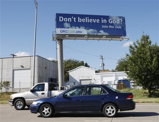 Mensaje ateo en valla publicitaria