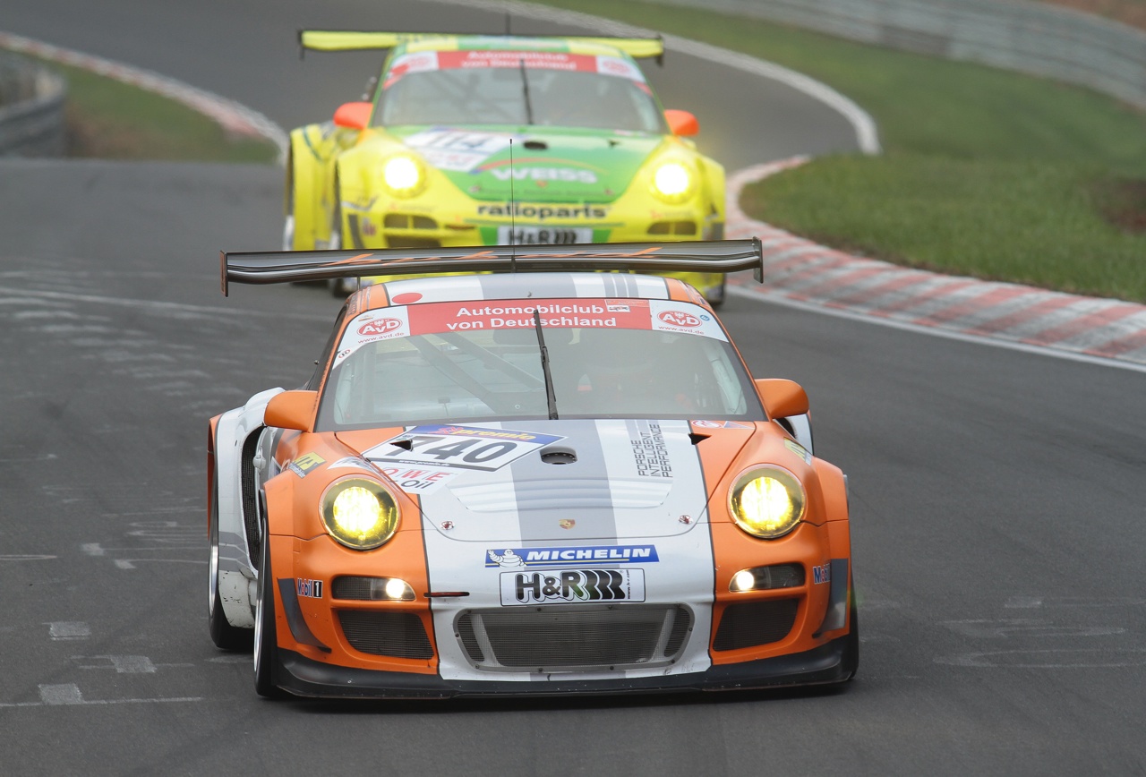Порше 911 gt3 r Hybrid