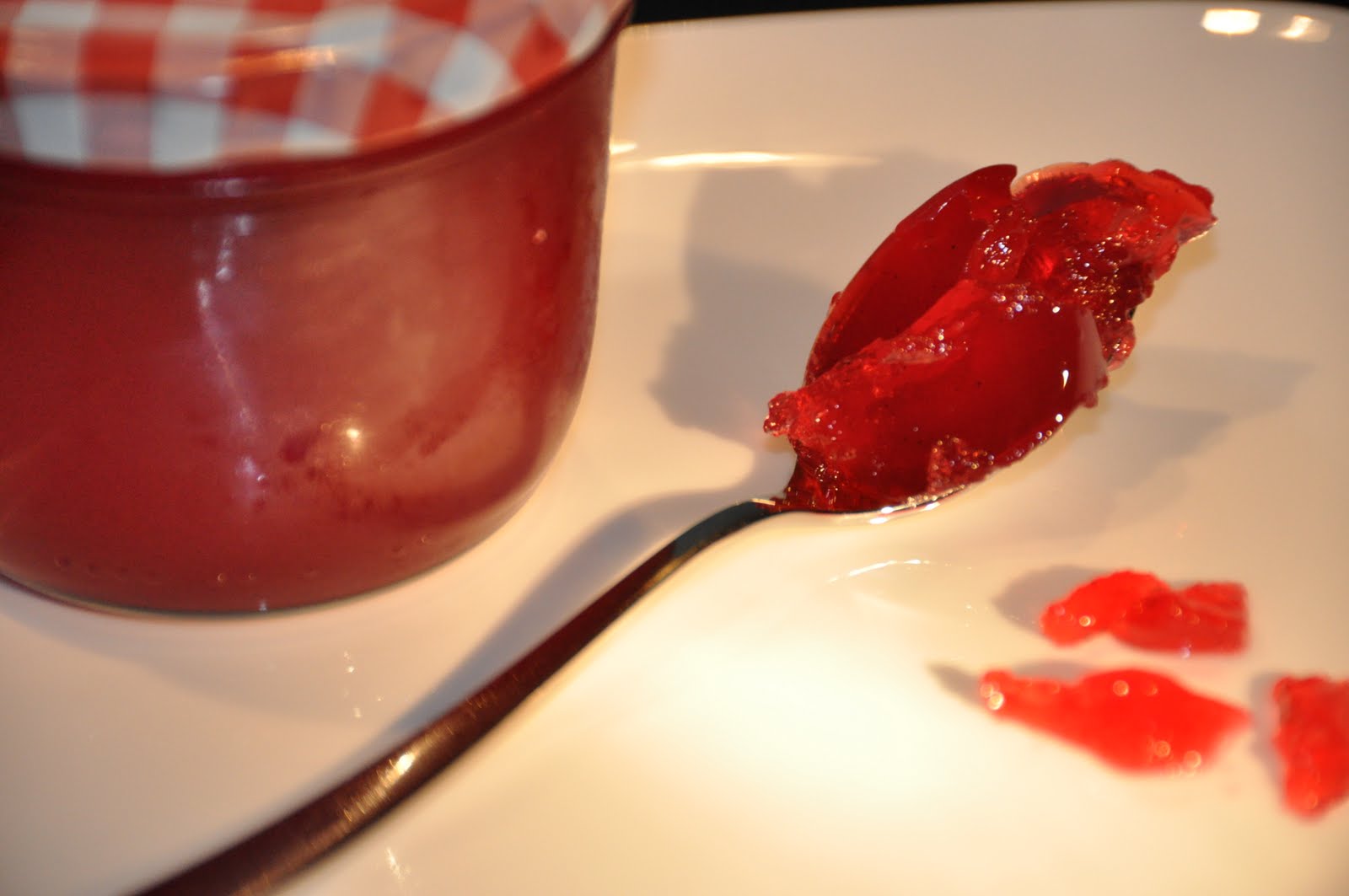 eine prise herzblut: Johannisbeer-Apfel-Gelee mit Vanille