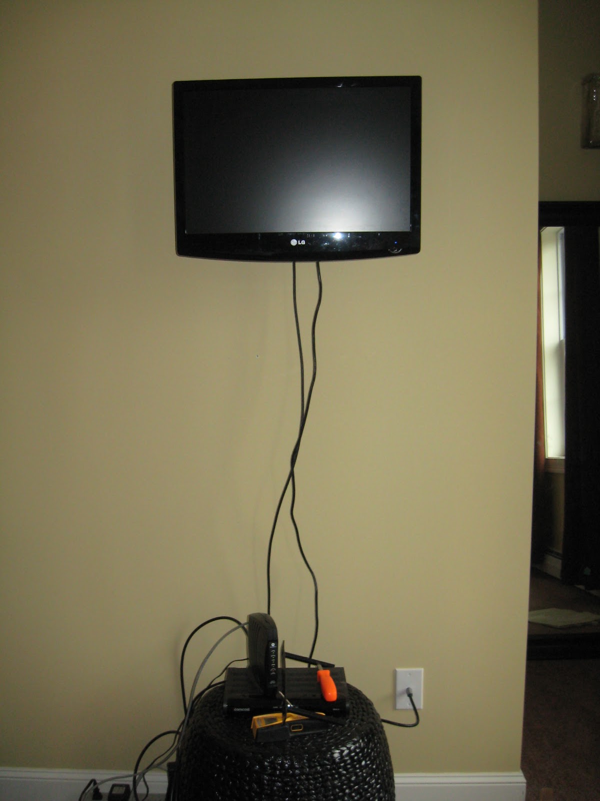 Floating Shelf Above Tv (13 Image) Wall Shelves