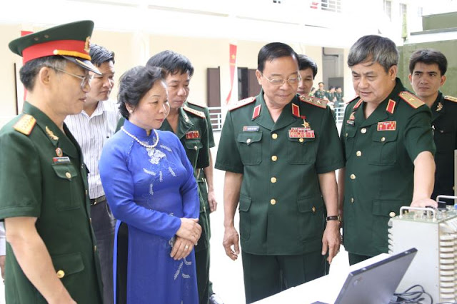 Phó Chủ tịch Nước Nguyễn Thị Doan tới thăm 