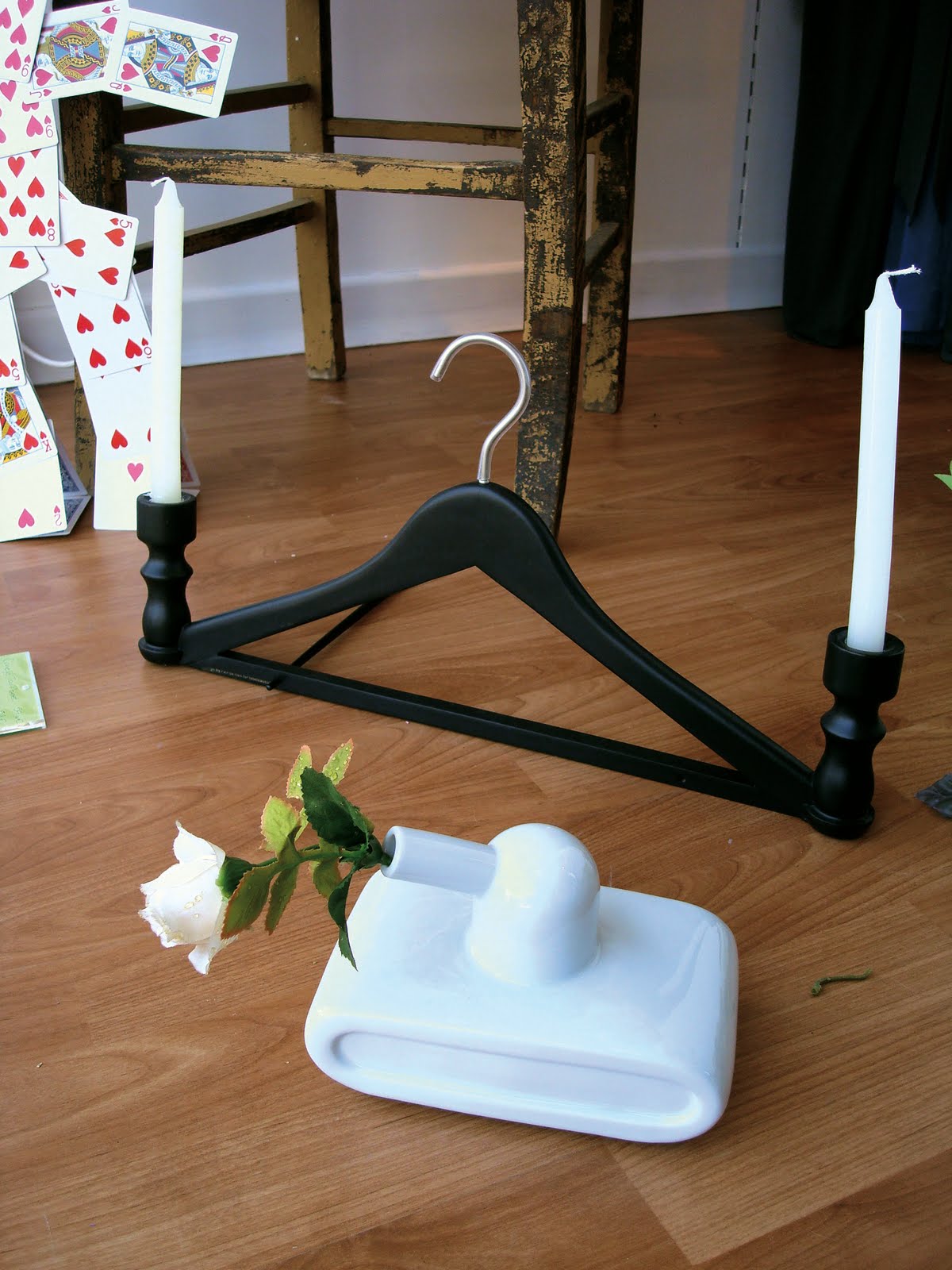 Mandragora: Alicia en el país de las maravillas.