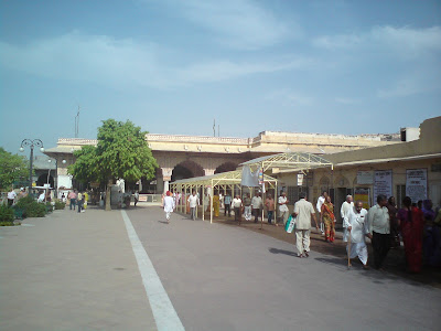 The entrance to the Govind Devji Temple, Jaipur