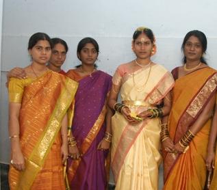 Chakri Wife Sujatha with her Friends (08-02-07)