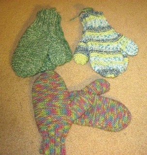 knitted mittens for homeless