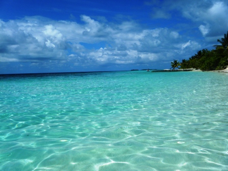 Islas Maldivas, disfrutando de las turquesas aguas del Indico