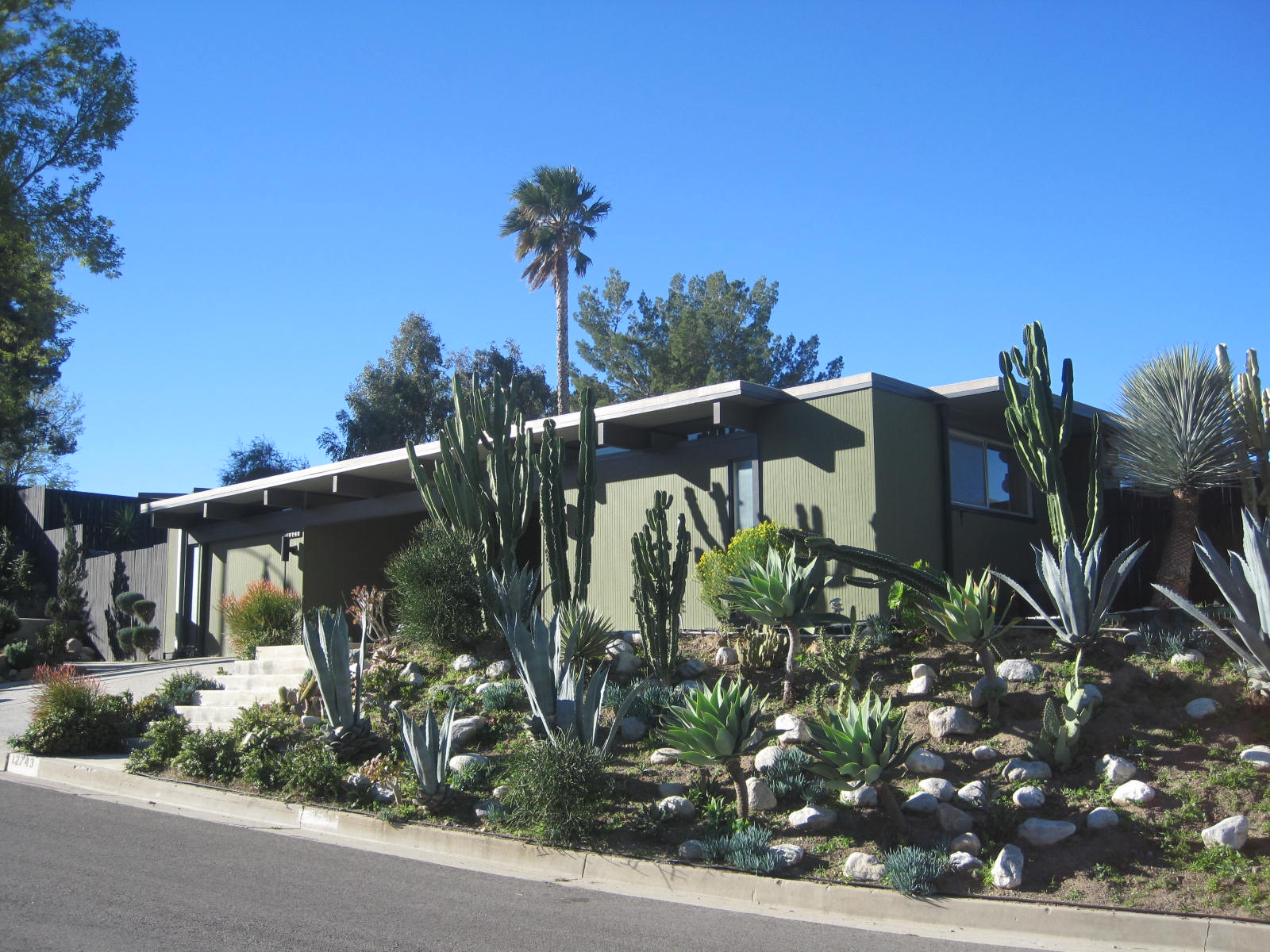 Rhan Vintage. Mid Century Modern Blog. Joseph Eichler Tract, Granada