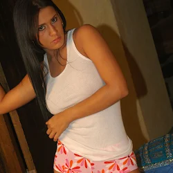 Andrea Rincon - Selena Spice &ndash; Cachetero Rosado Foto 2