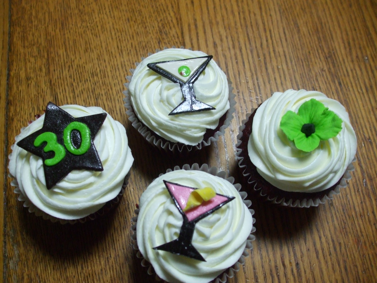 cakes-by-paula-30th-birthday-cupcakes