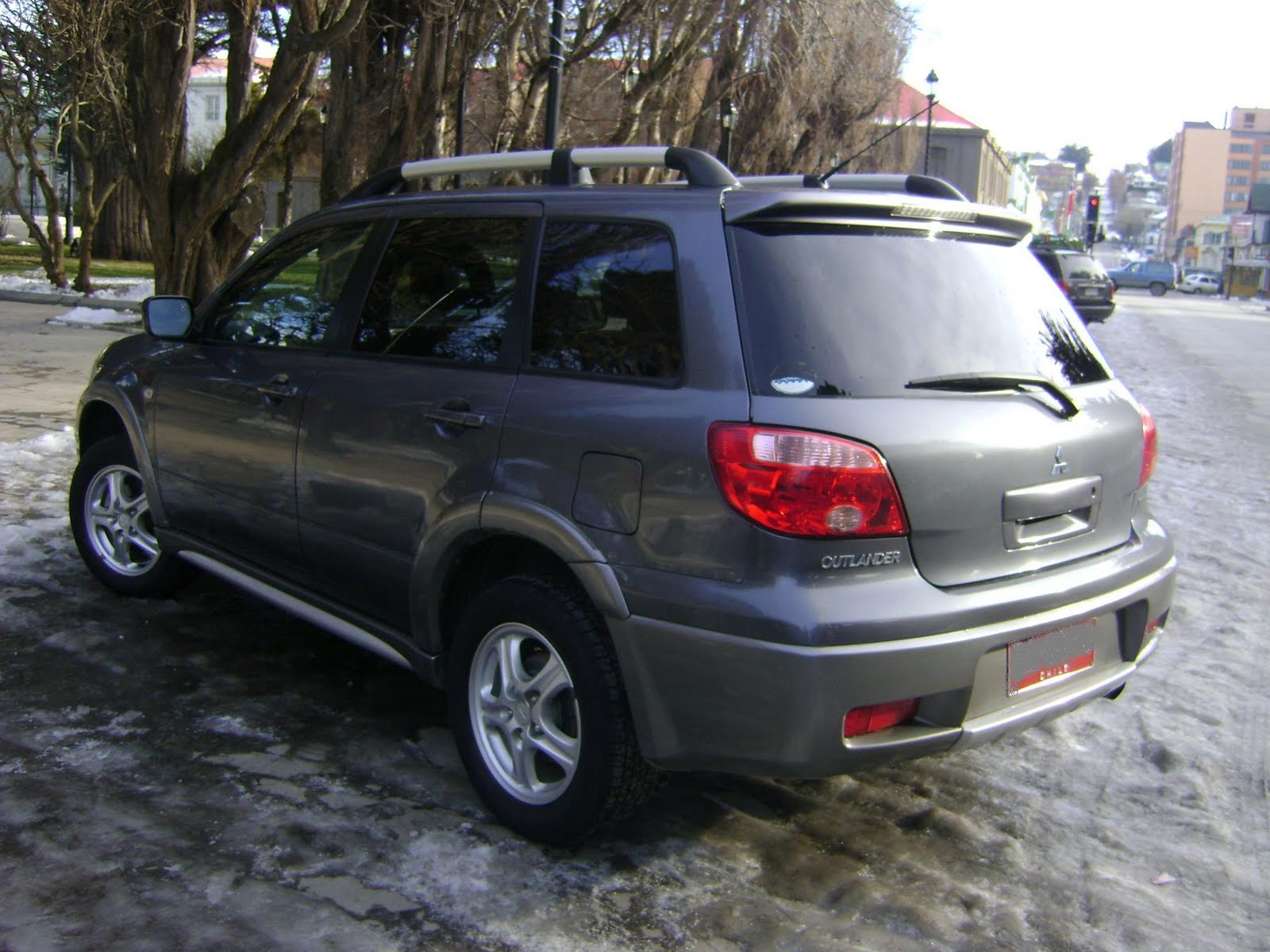 Mitsubishi outlander 2005 год