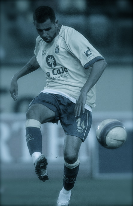 . NAUZET ALEMÁN PONE EN MARCHA EL MOTOR DEL DERBI