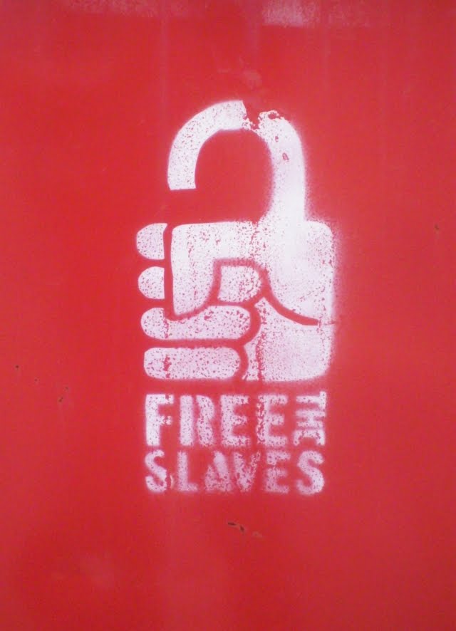 [graffiti+-+slaves+(own).jpg]