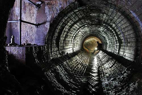 [10-Scariest-Underground-Tunnels-004.jpg]