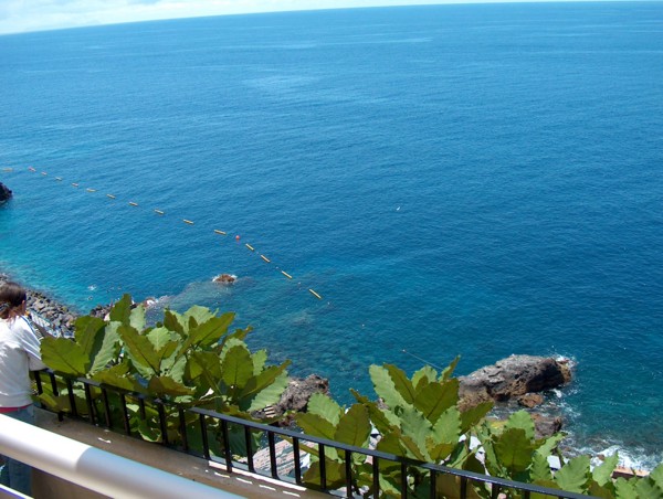 [varandasobreomar.jpg]