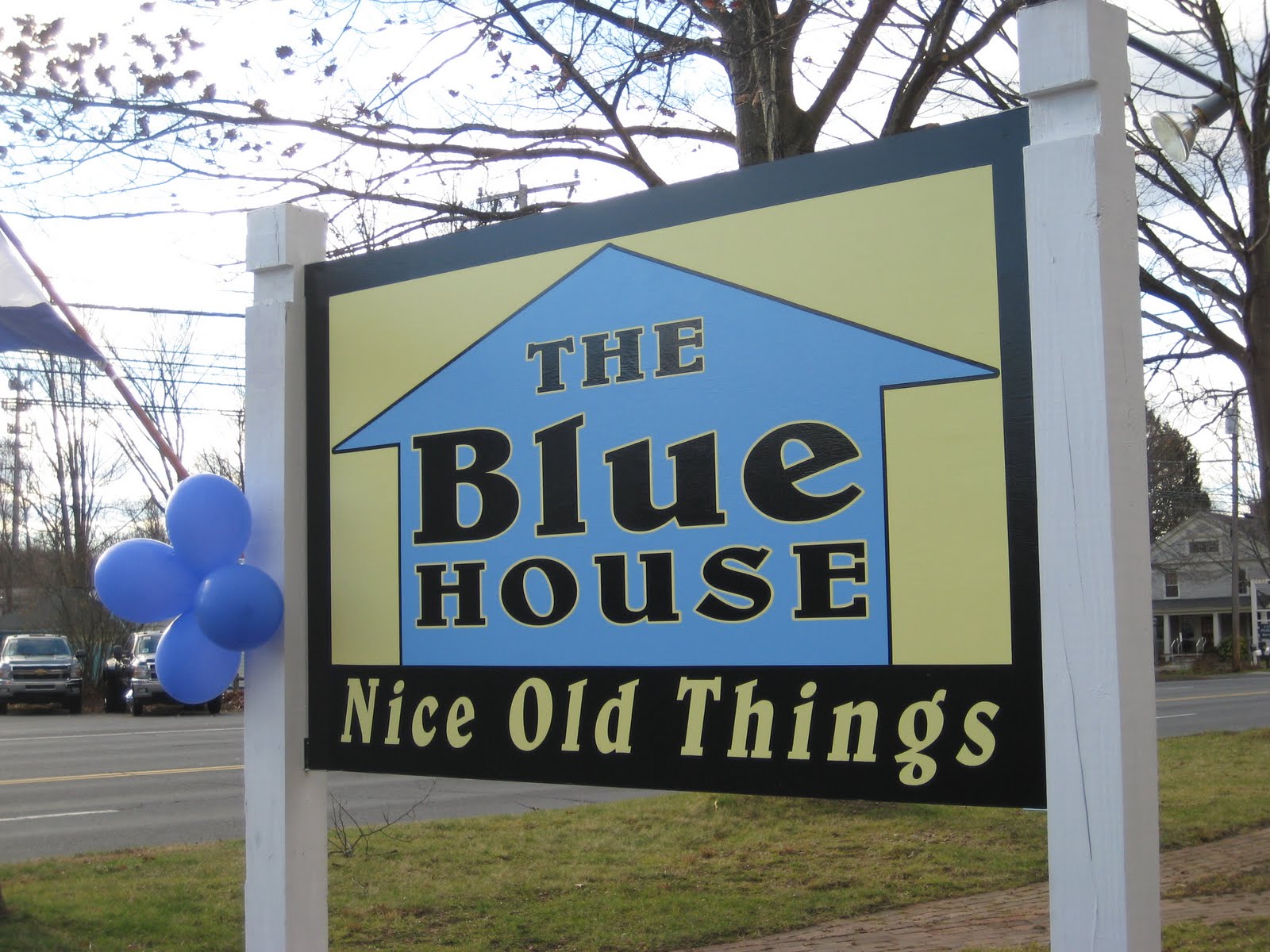 C. Dianne Zweig - Kitsch 'n Stuff: "The Blue House: Nice Old Things