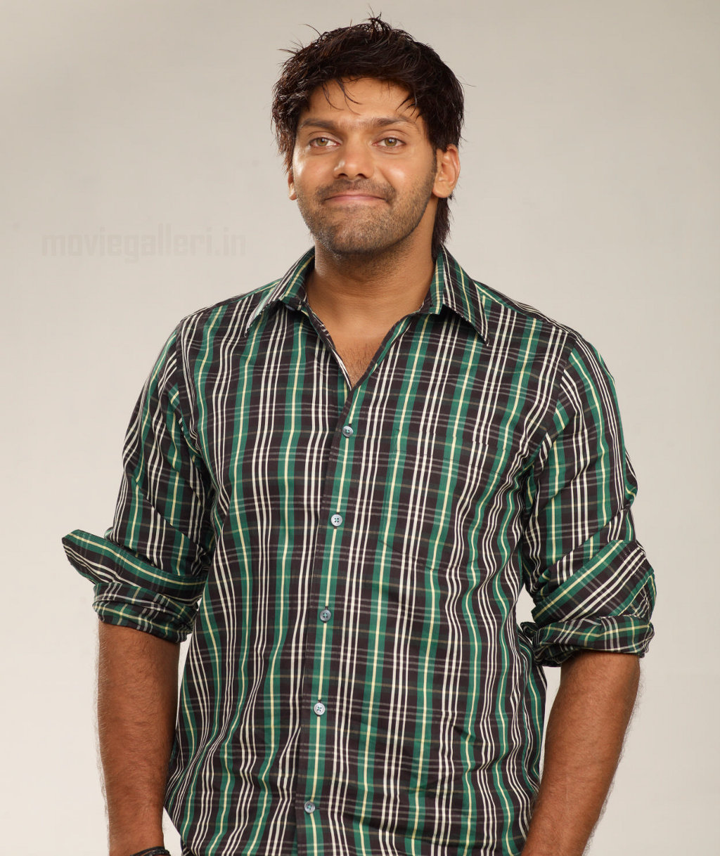 http://1.bp.blogspot.com/_eewr1b1LpYA/THj0YuoQPTI/AAAAAAAACx8/DkmcwcQCAp8/s1600/actor_arya_psuperoshoot_wallpapers_psuperos_12.jpg