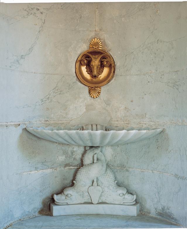 [MarieAntoinetteLastGardenVersailles_pg202.jpg]