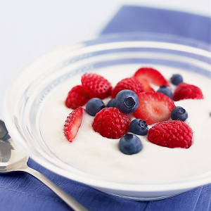 0910-yogurt-berries.preview.jpg