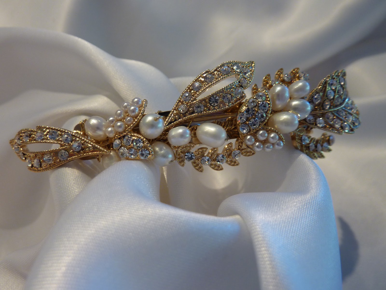 Everything But The Dress Gold Leaf Hair Jewelry