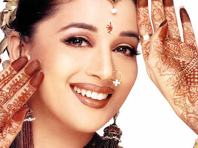 You are viewing the Bollywood Photos & Wallpapers, Photo of Madhuri Dixit.