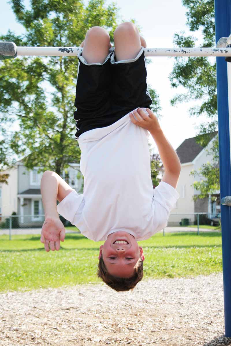 [félix+la+tête+en+bas.jpg]