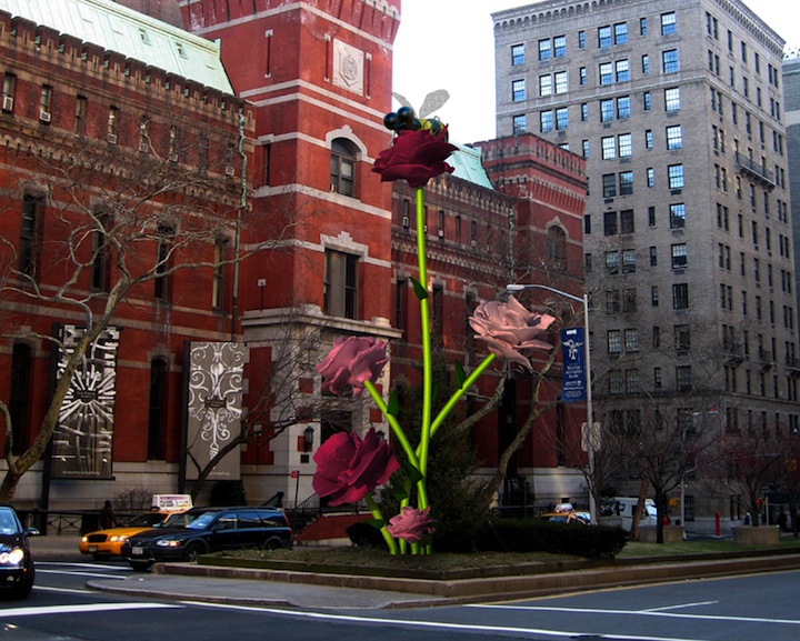 "The Roses" A Giant Roses Bloom in New York All Fun Site