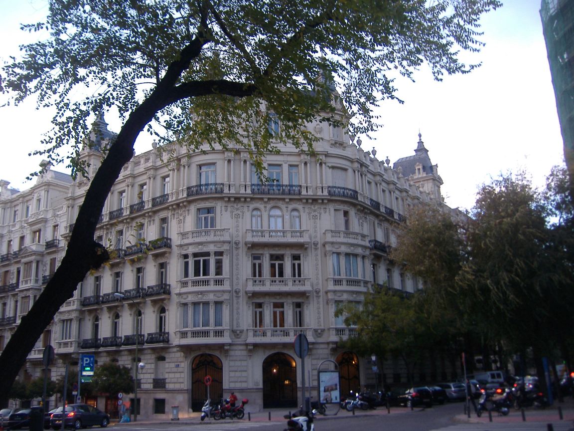 [BarrioJerónimos_05.jpg]