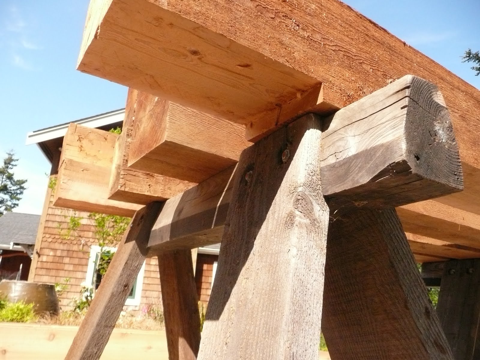 building a sawhorse for cutting wood