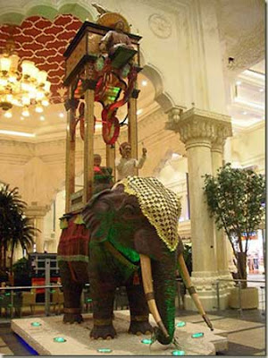 450px-Elephant_clock,_Dubai_