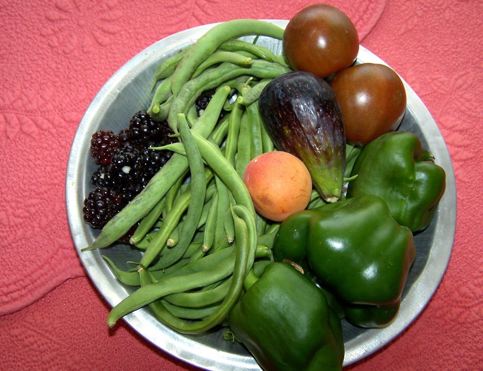 Tworavens Grams Farmer s Market
