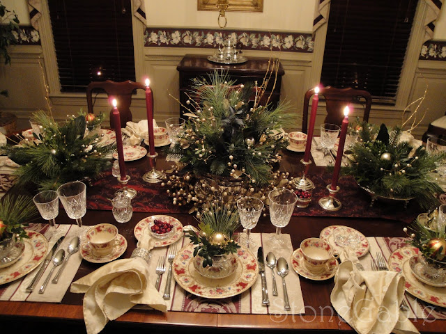 StoneGable: Traditional Christmas Tablescape