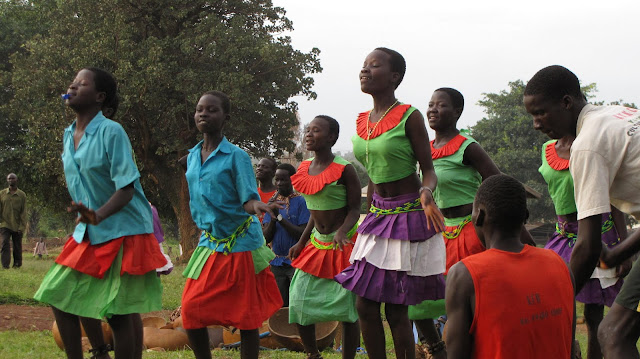 Культура конго. Национальный праздник в Уганде. Традиции Конго. Традиции ДРК. Традиции Уганды.