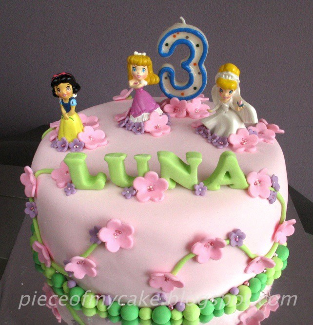 [cake+luna1.jpg]