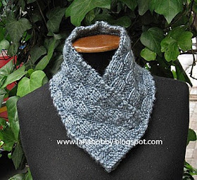 Knitting pattern instruction gray scarf neck warmer.