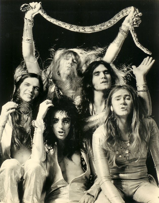 LLOPDELBLUES: Alice Cooper At The Forum, Los Angeles - 1975