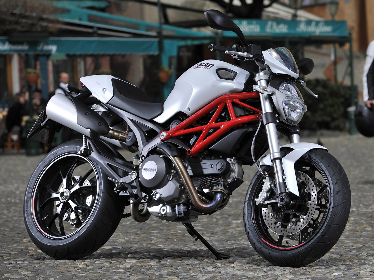 The Moto Times: New Bikes 2011: Ducati Monster 796