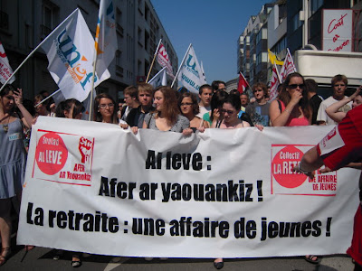 http://1.bp.blogspot.com/_fsDUZFf4ems/THue3pFJALI/AAAAAAAAAIY/WDzY9B2aDvk/s400/manif+banderole.jpg