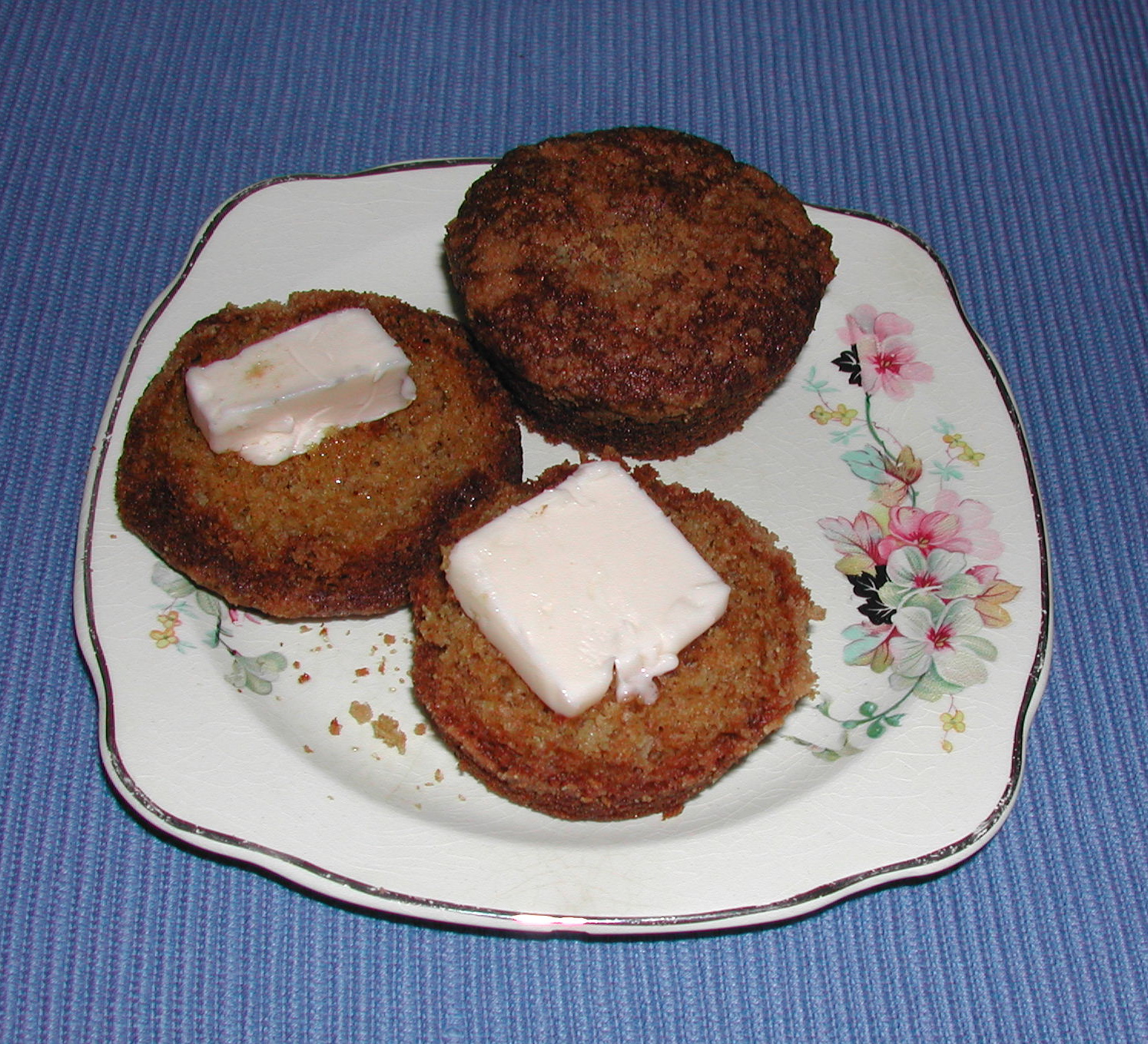 The Iowa Housewife Nutmeg Streusel Muffins