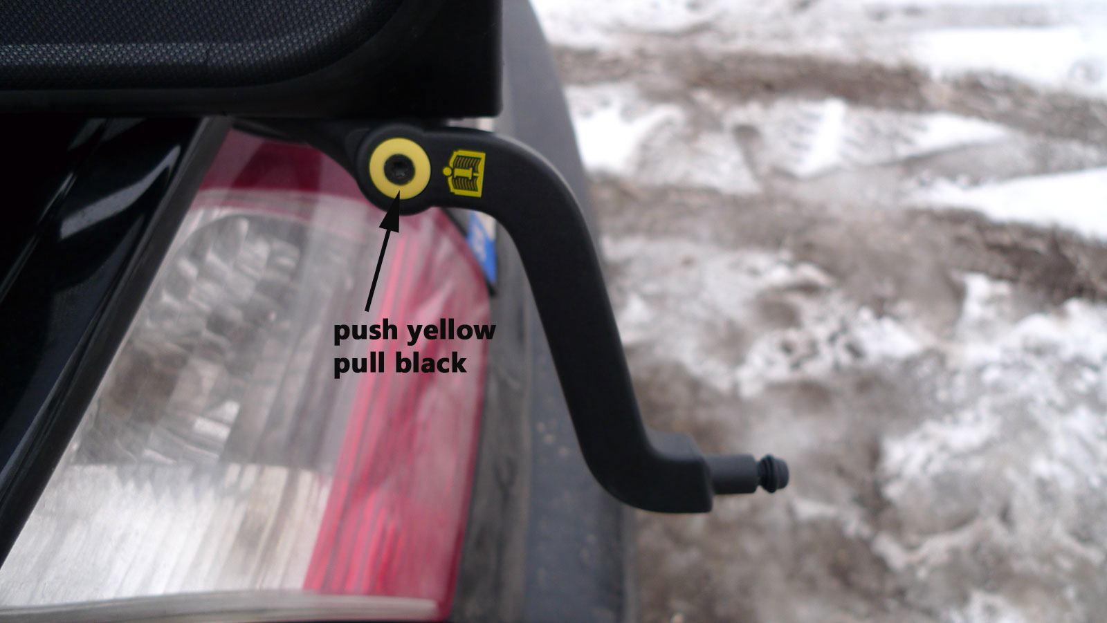 Wind deflector installation in Saab 93 cabrio SAABISM