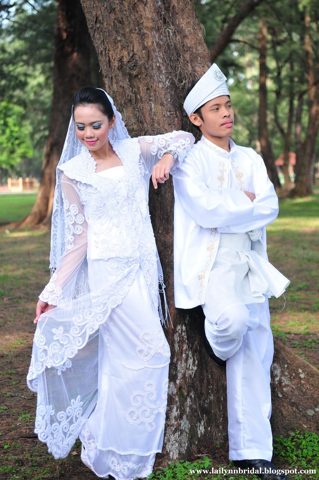  KOLEKSI BAJU PENGANTIN HITAM  PUTIH 