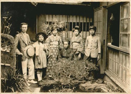 [100+Imigração+OdaeKawazu.jpg]