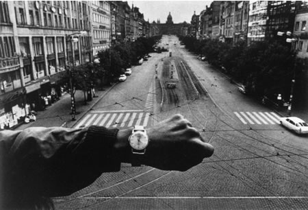 [Praga+1968+Koudelka+5.jpg]