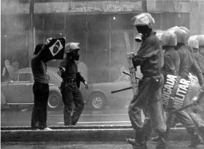 [1968+-+Batalhão+choque.jpg]