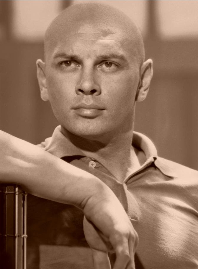 [Julho+-+Yul+Brynner.JPG]