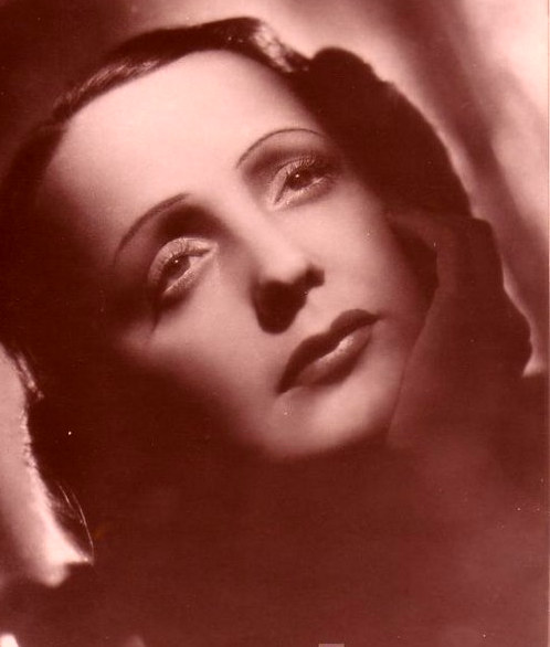 [Edith+Piaf+3.jpg]