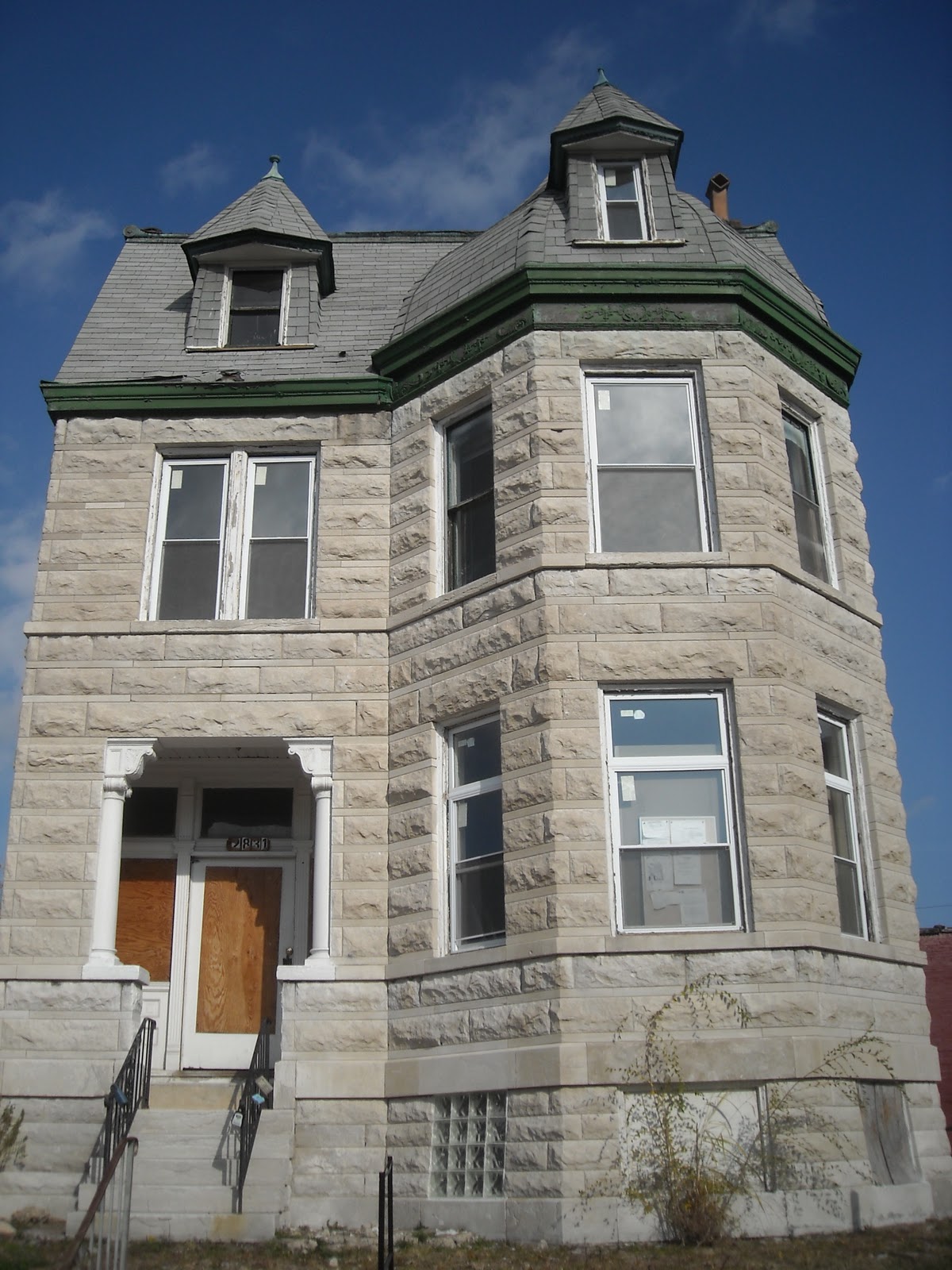 Renewed City (STL) Cool Buildings in Need of TLC