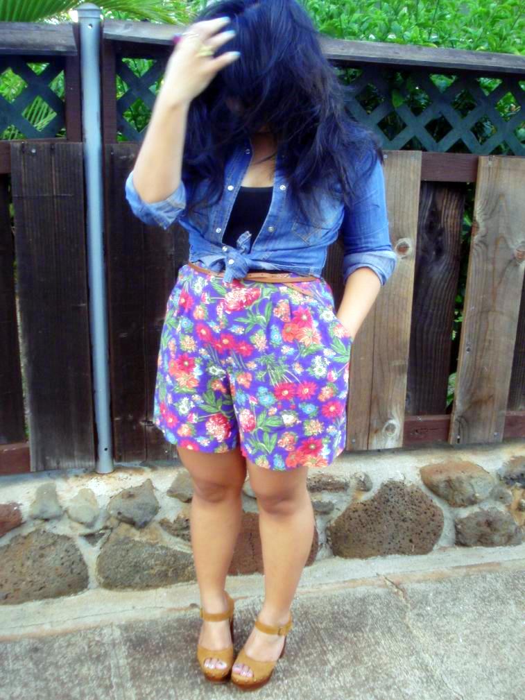 elisharon Messy hair and grandma shorts