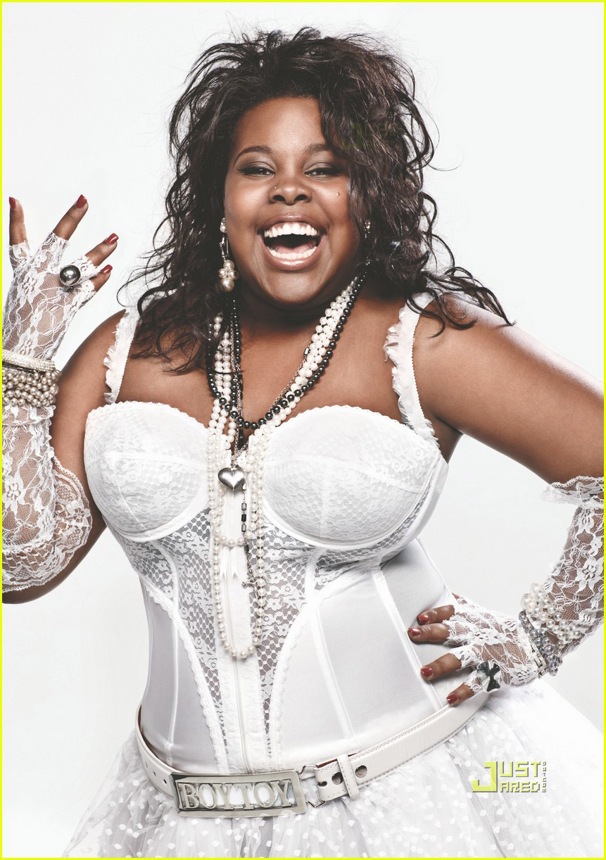 Marie Dujour Glee encarnando a Material Girl