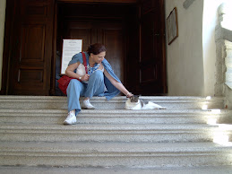 gatto e io, sulla scalinata