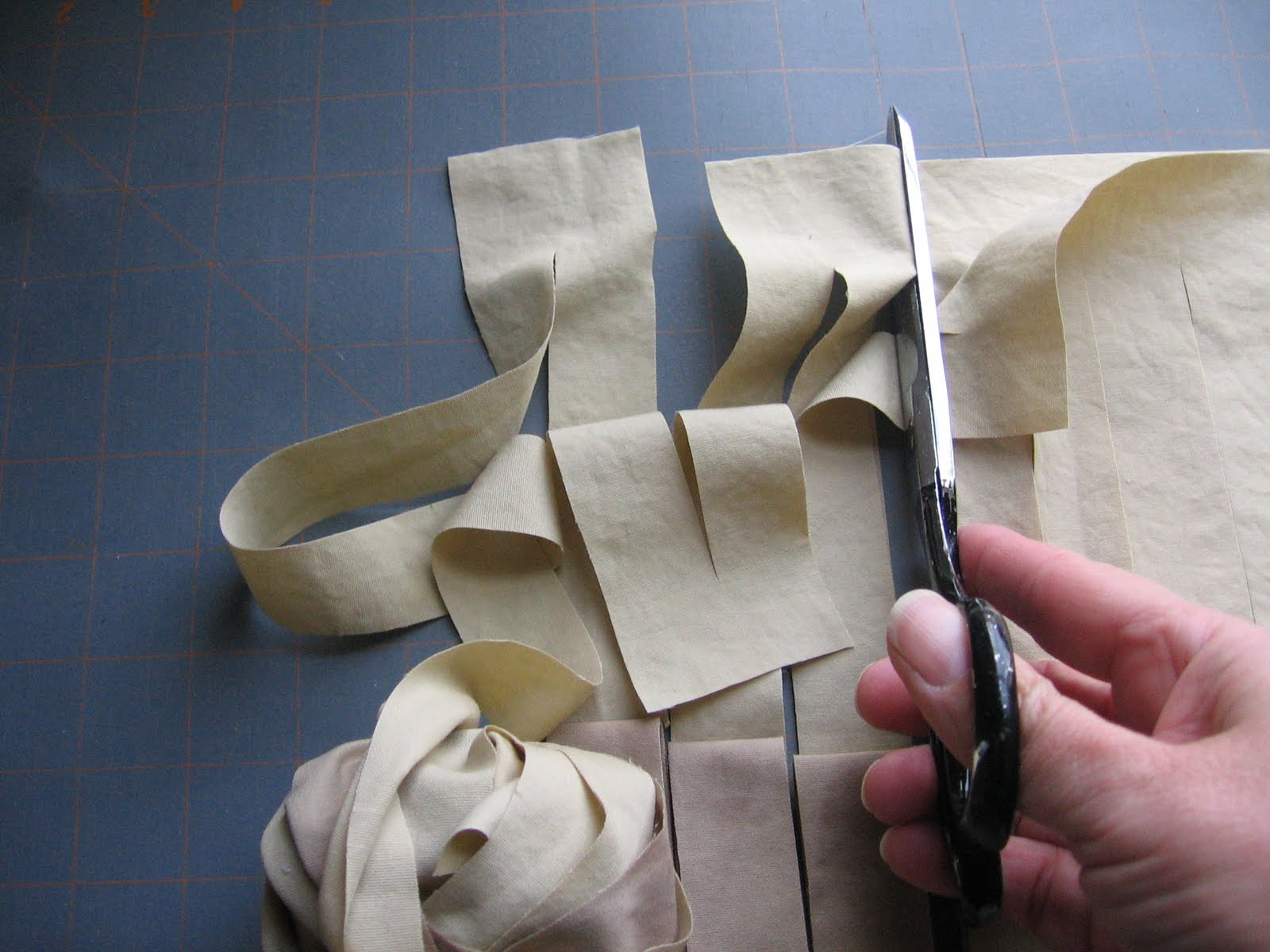 Thinking Out Loud Knitted Rag Rug Tutorial